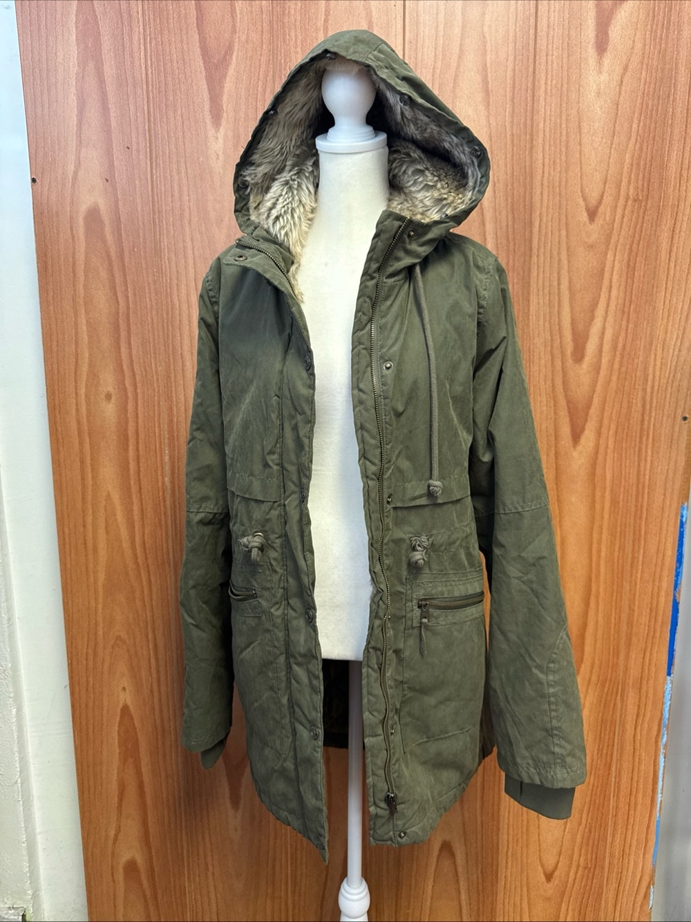 Aeropostale Olive Green Hooded Faux-Fur Lined Winter M Medium w/ Pockets